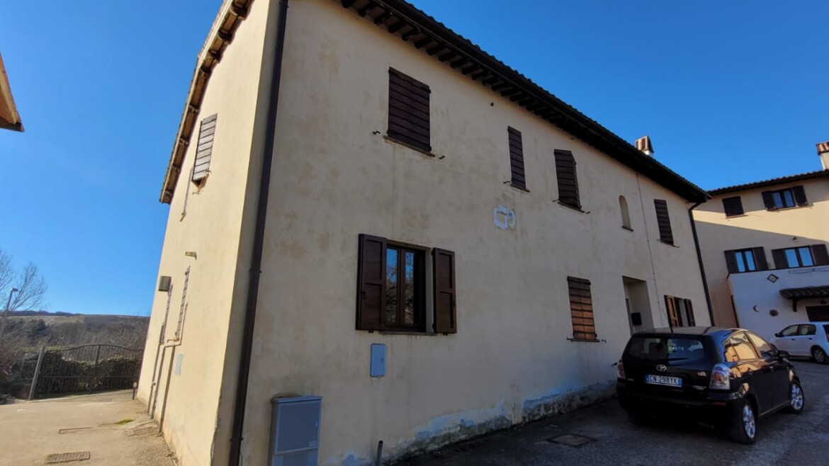 APPARTAMENTO IN BIFAMILIARE CON INGRESSO INDIPENDENTE E ORTO